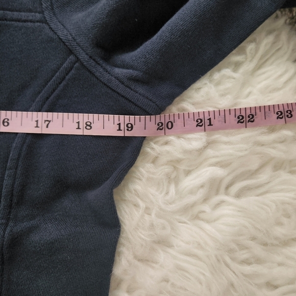 Vineyard Vines Women's Shep Shirt. Navy. Size Small. New. ***Does have … - Picture 5 of 10